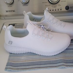 NWT white Sketchers